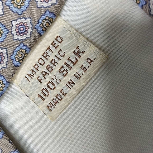 100% Silk Vintage Made in the USA Liberty of London Traditional Long Neck Tie - Picture 8 of 14